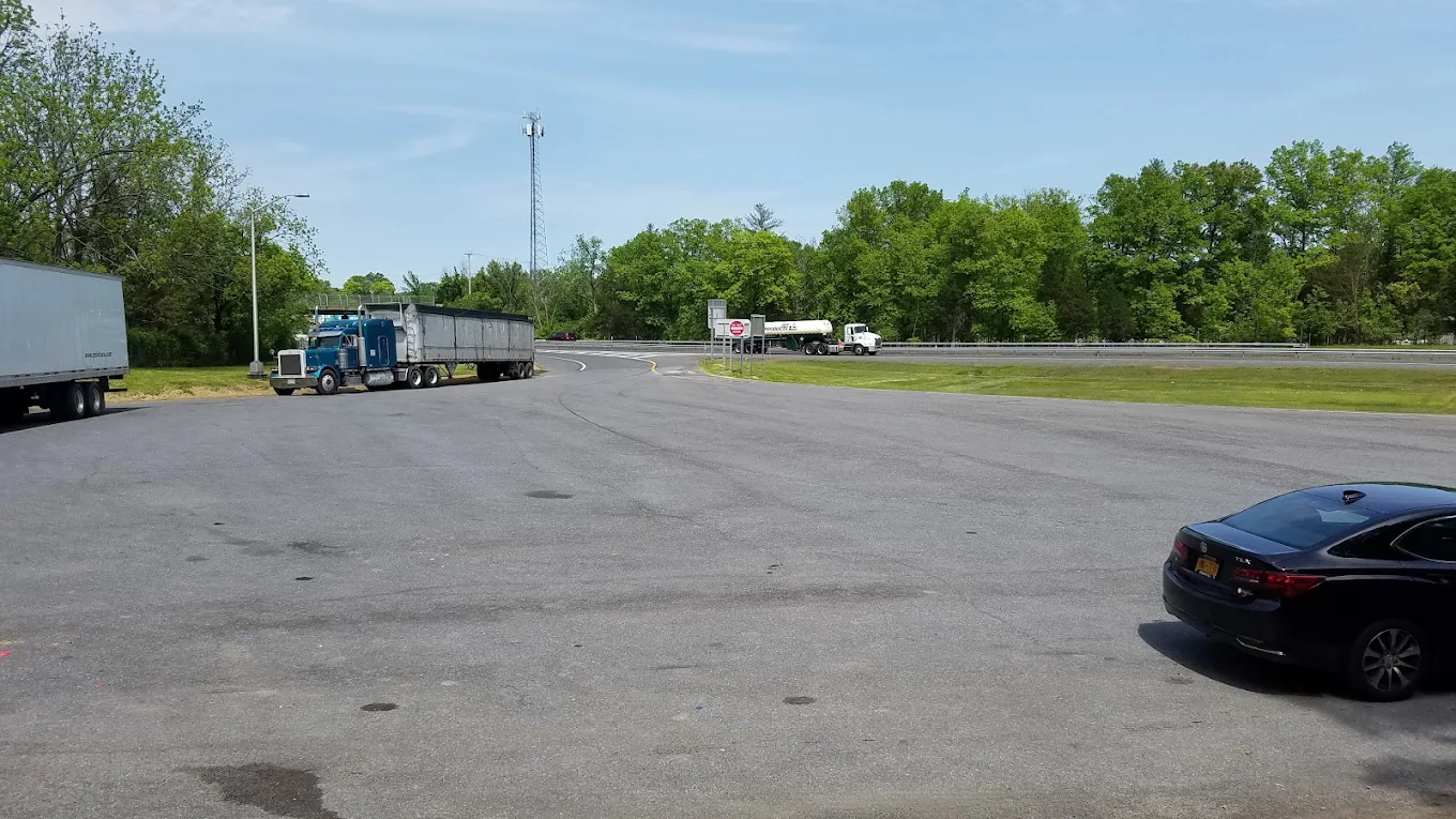 NY I87 NY Thruway Parking Rest Area - Southbound