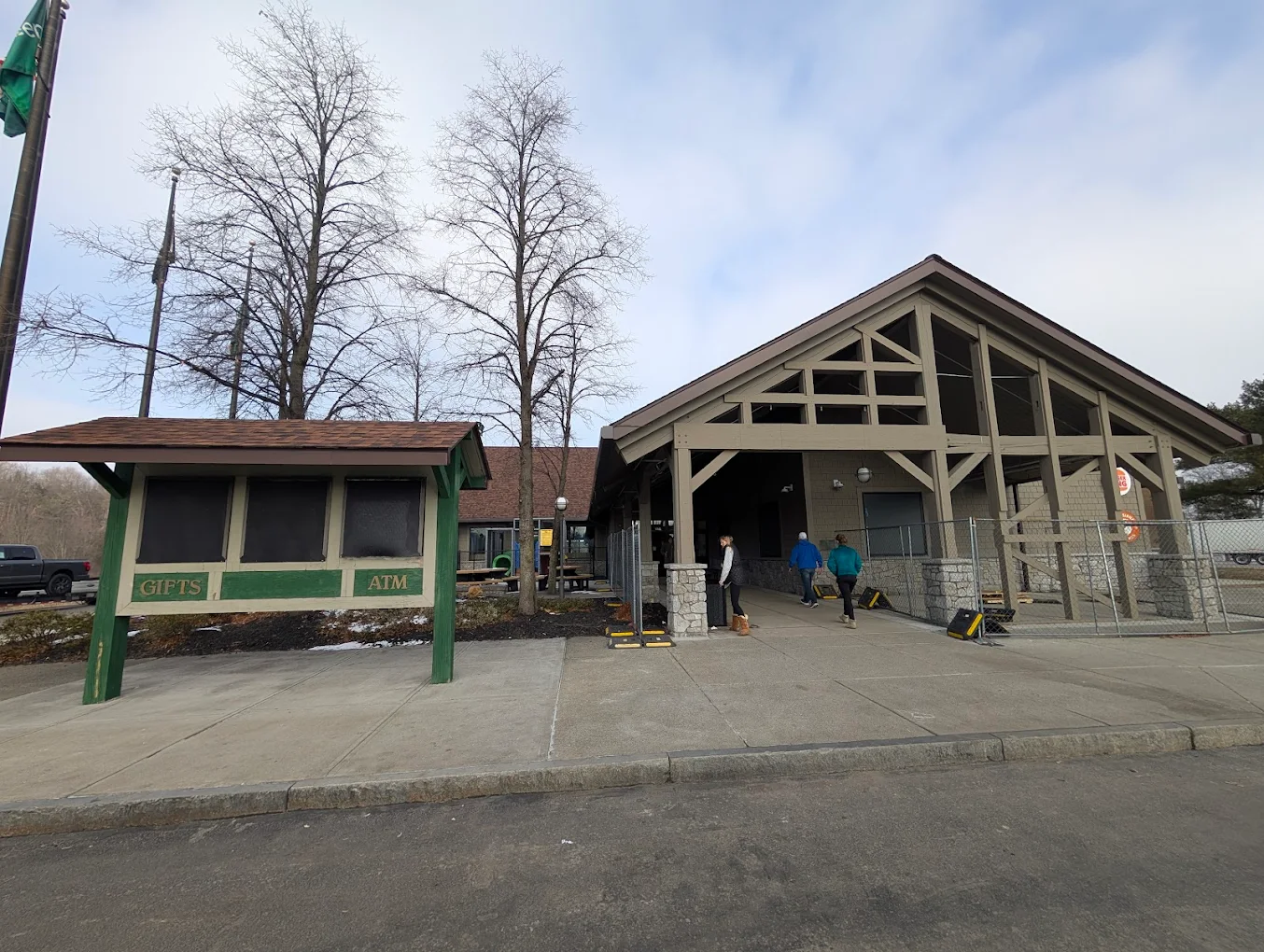 NY I87 NY Thruway Parking Rest Area - Northbound